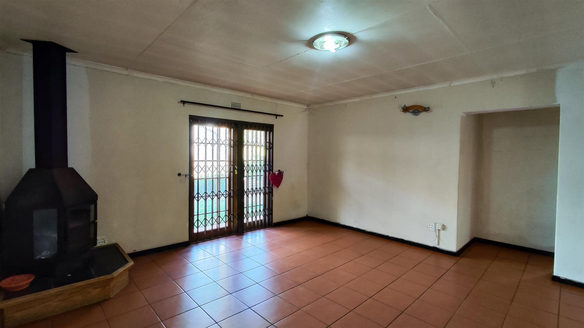 TV Room - 22 square meters of property in Glen Marais