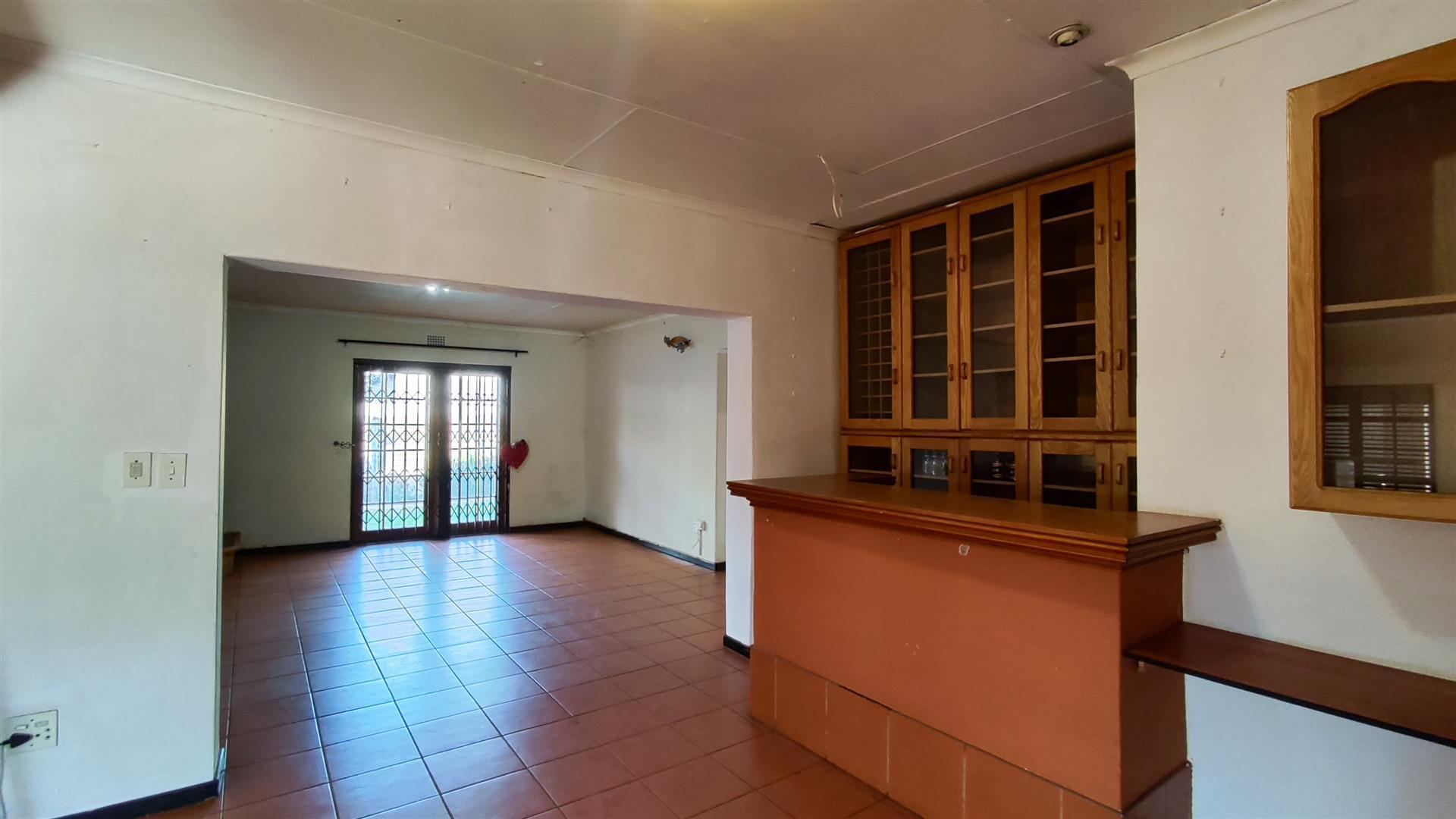 Entertainment - 19 square meters of property in Glen Marais