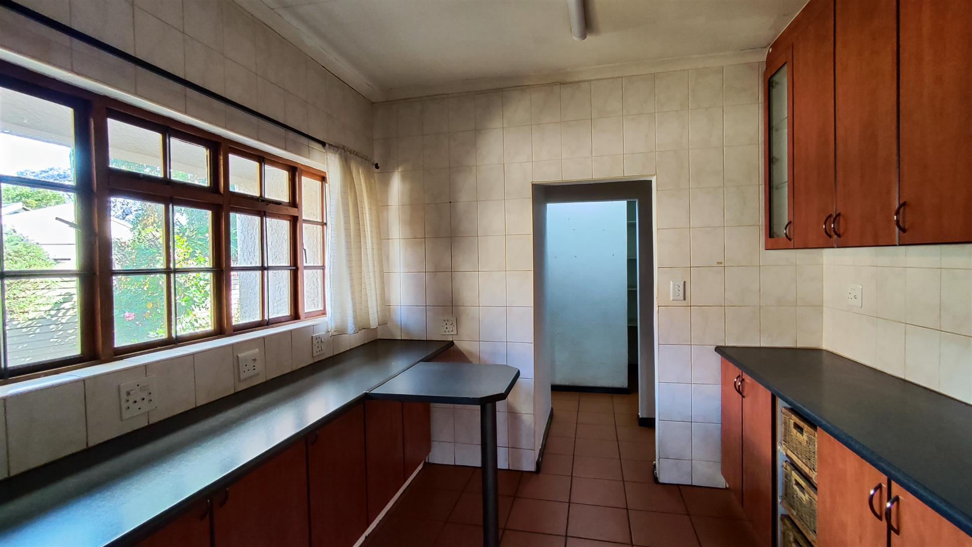 Kitchen - 21 square meters of property in Glen Marais