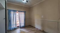 Bed Room 1 - 15 square meters of property in Glen Marais