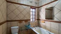 Bathroom 2 - 5 square meters of property in Glen Marais
