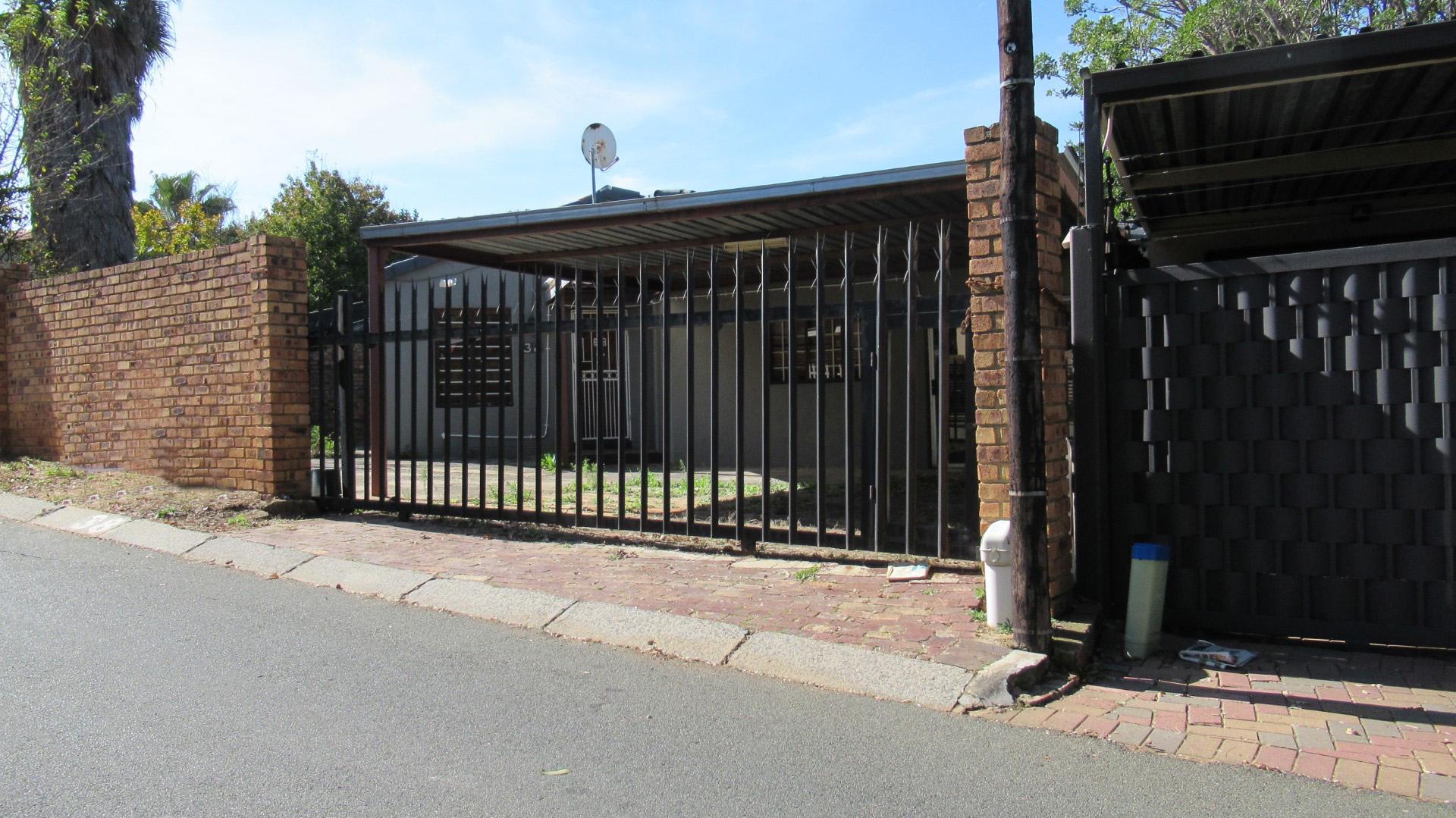 Front View of property in Randpark