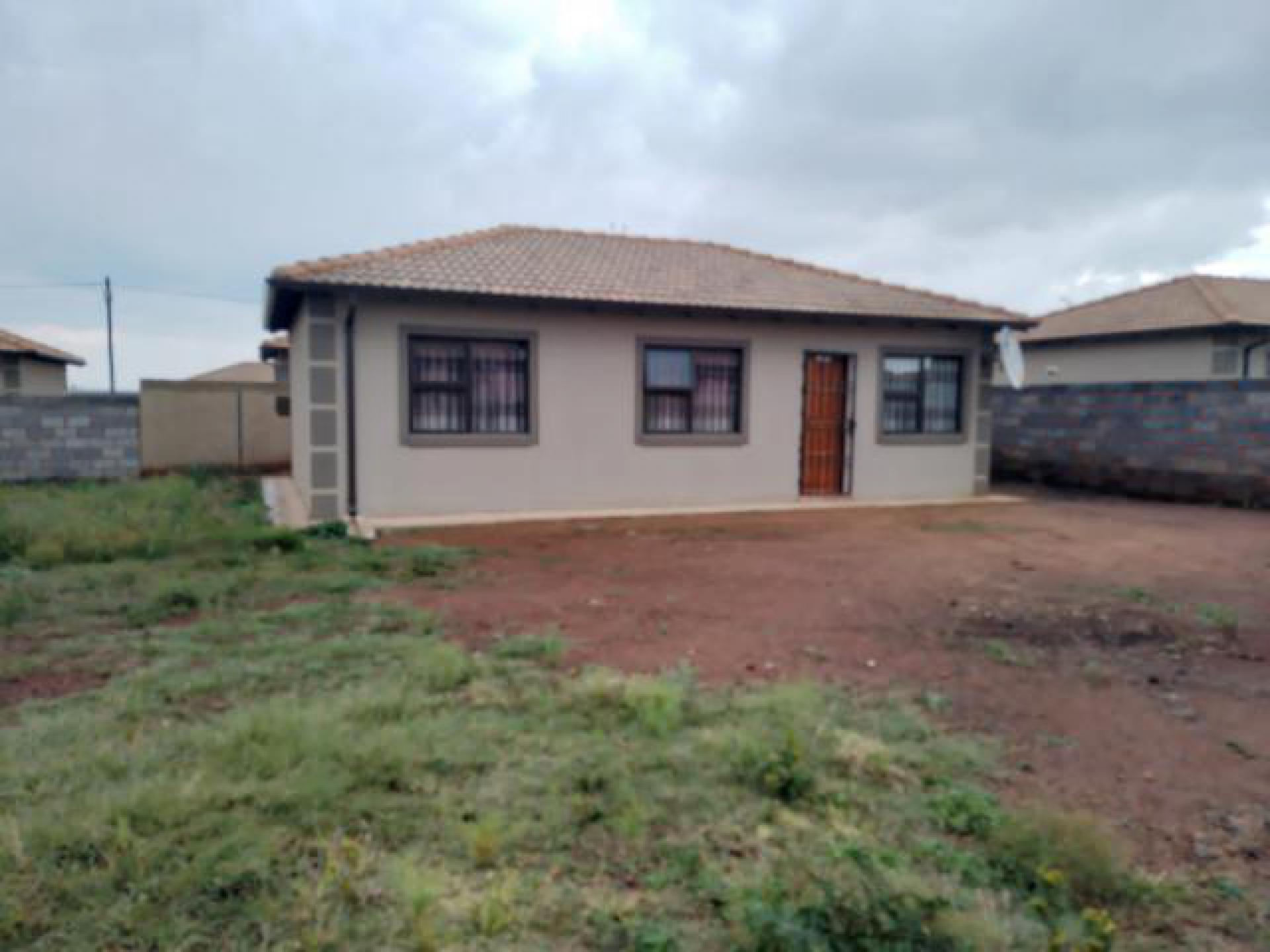 Front View of property in Vosloorus