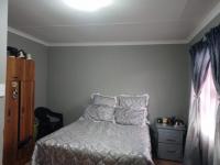 Main Bedroom of property in Vosloorus