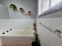  of property in Bendor