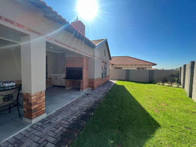 3 Bedroom House for Sale For Sale in Waterval East - MR571465