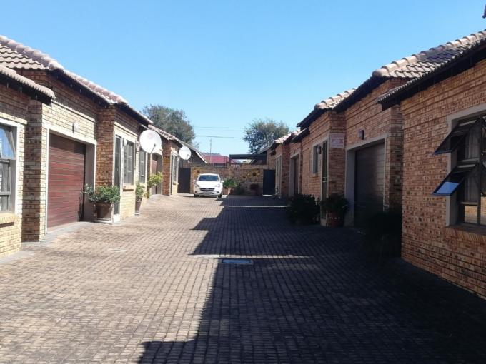 3 Bedroom Simplex for Sale For Sale in New Redruth - MR571499
