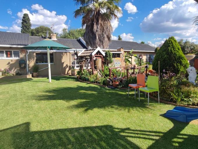 4 Bedroom House for Sale For Sale in Brackenhurst - MR571562