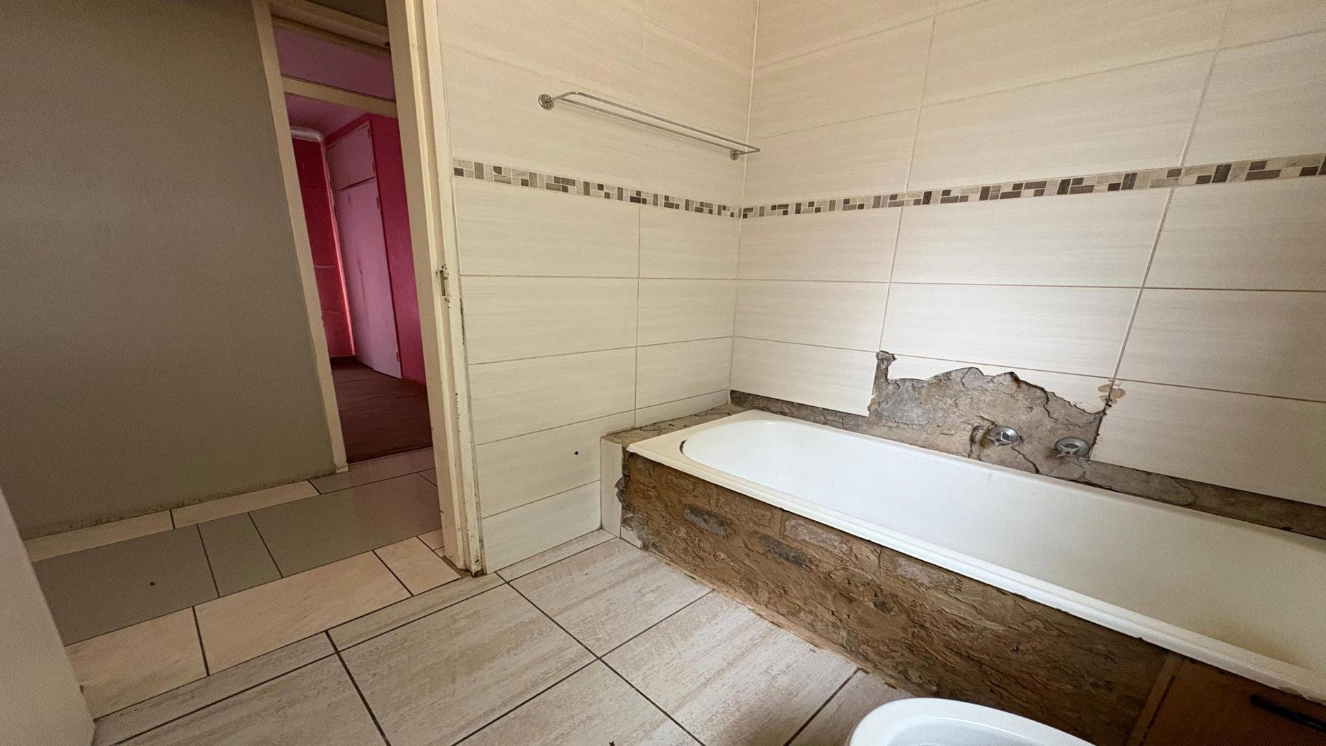 Bathroom 2 of property in Mindalore