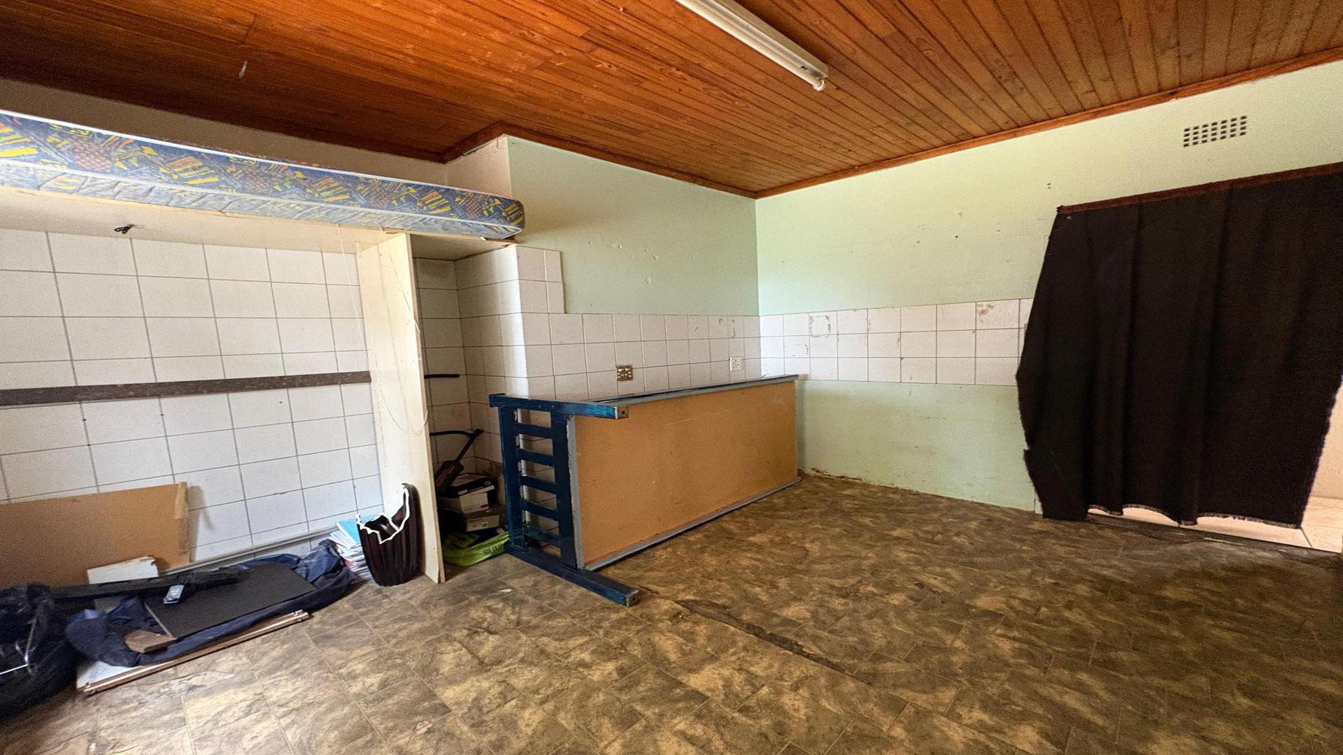 Spaces of property in Mindalore