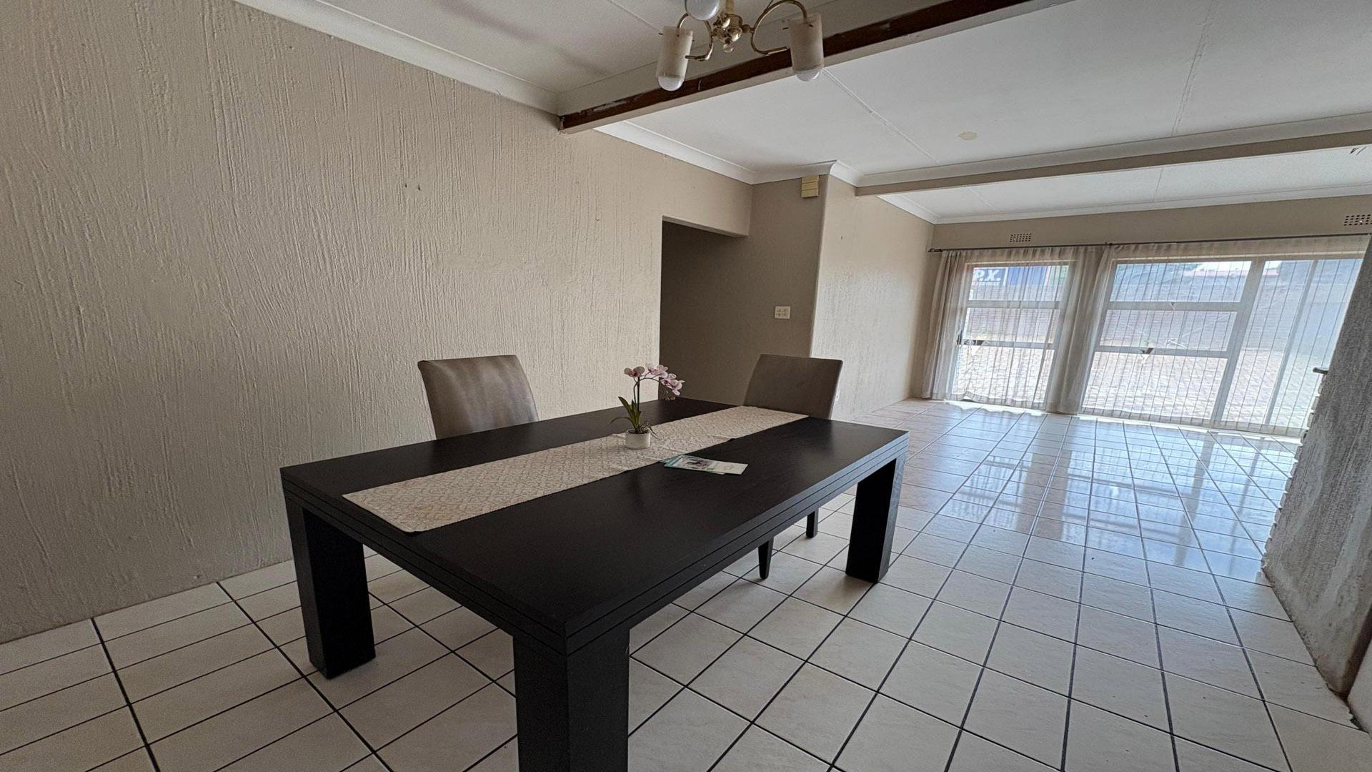 Dining Room of property in Mindalore