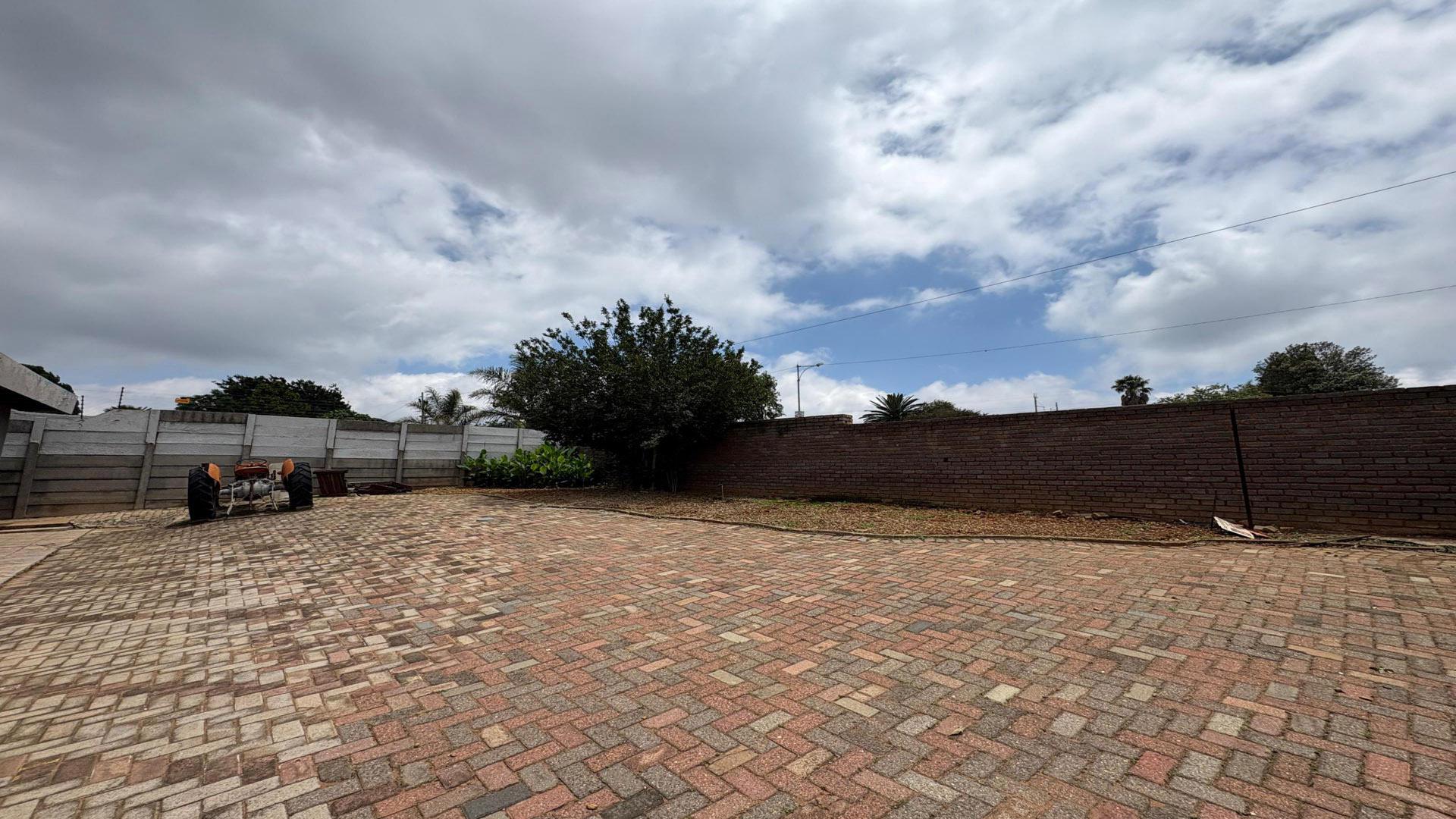 Backyard of property in Mindalore