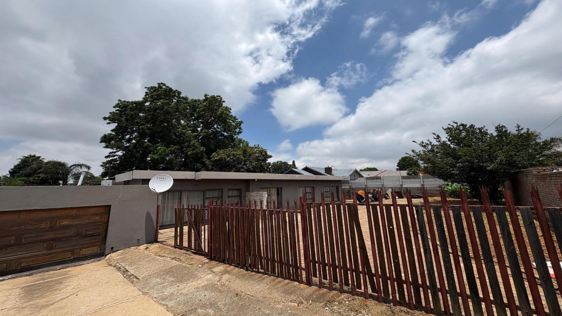 Front View of property in Mindalore