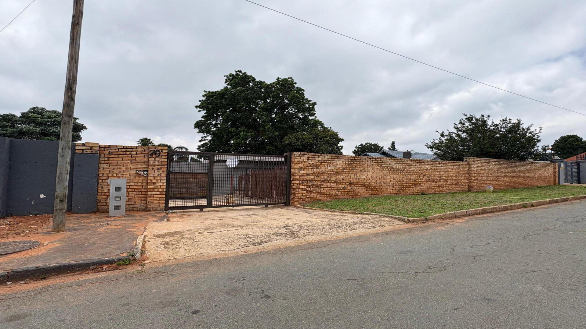 Front View of property in Mindalore