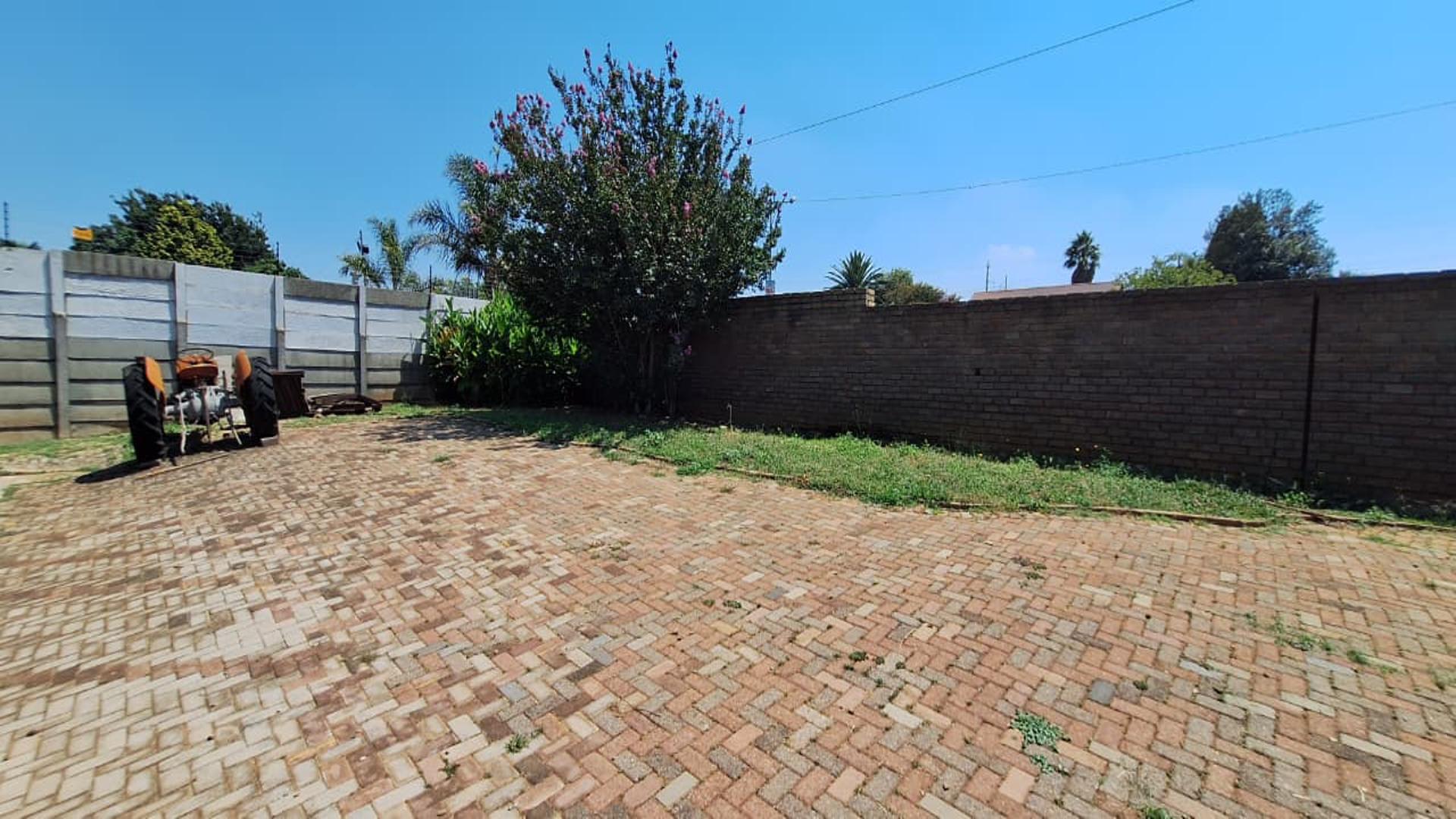 Front View of property in Mindalore