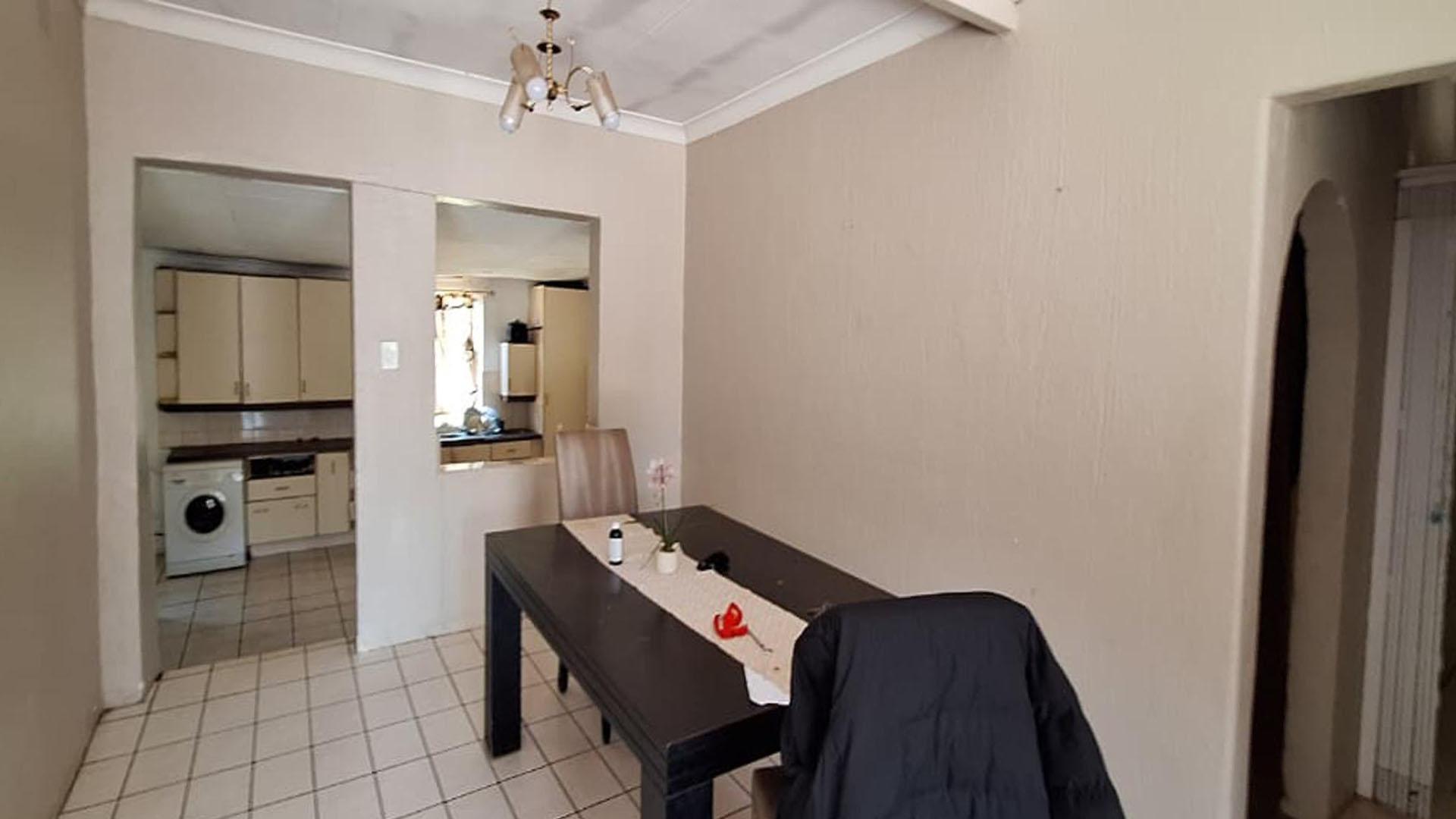 Dining Room - 11 square meters of property in Mindalore