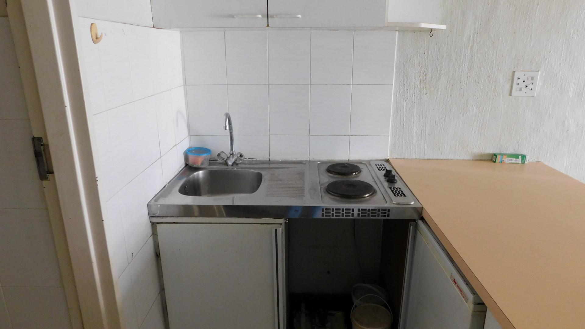 Kitchen - 7 square meters of property in Scottsville PMB
