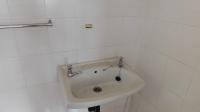 Bathroom 3+ - 4 square meters of property in Scottsville PMB