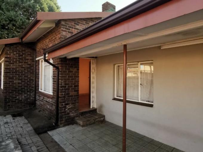 4 Bedroom House for Sale For Sale in Newcastle MR571700