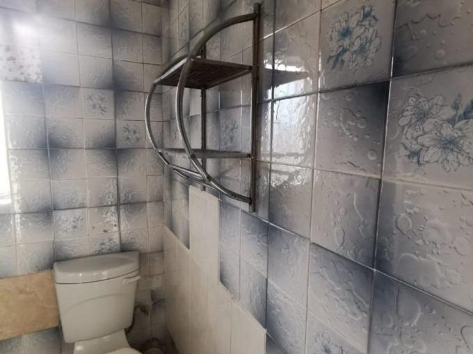 4 Bedroom House for Sale For Sale in Newcastle MR571700