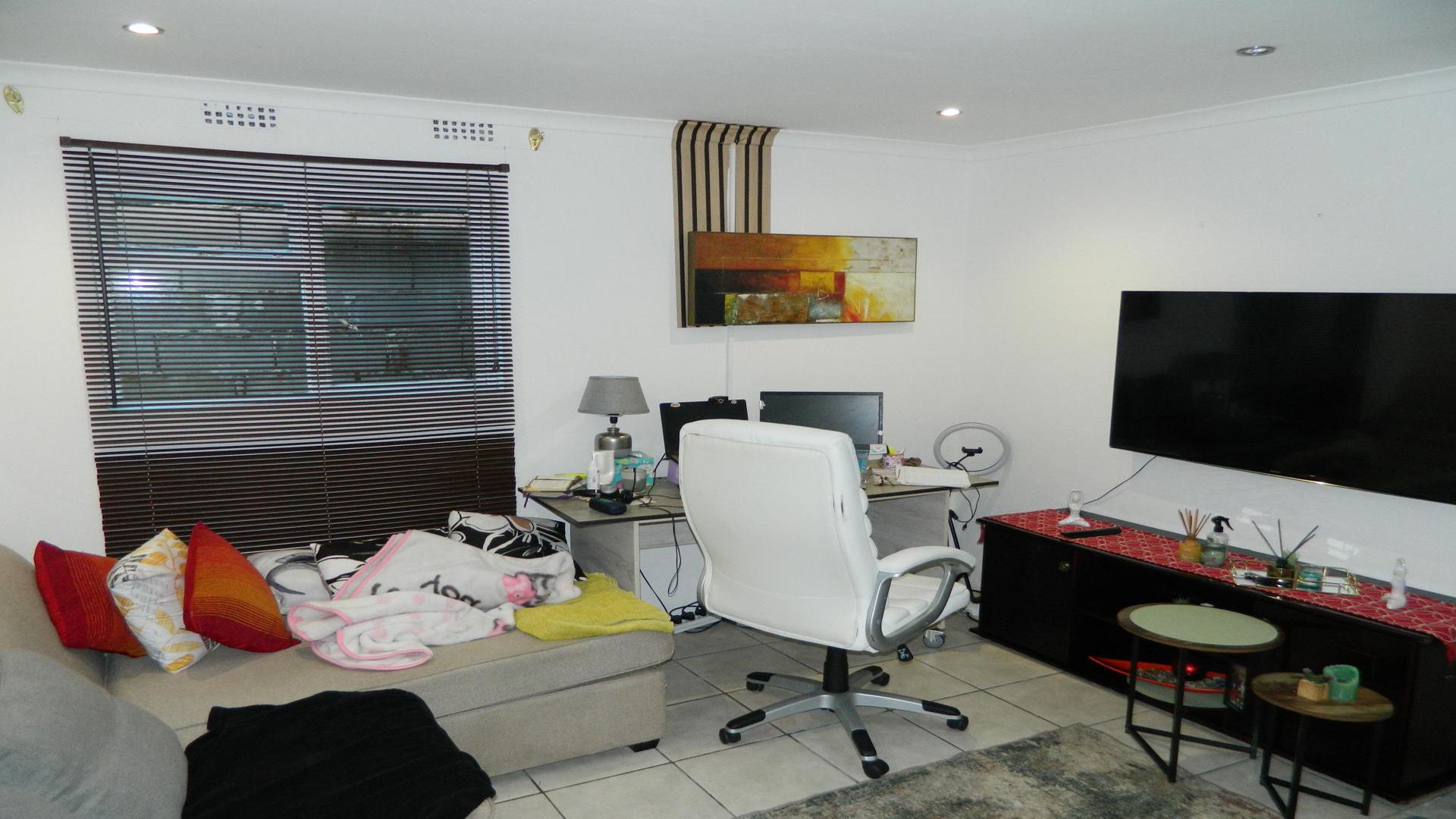 Flatlet of property in Weltevreden Valley
