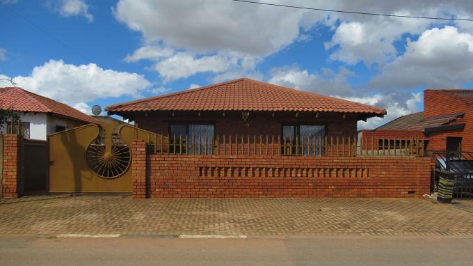 Standard Bank SIE Sale In Execution 3 Bedroom House for Sale in Doornkop - MR571898