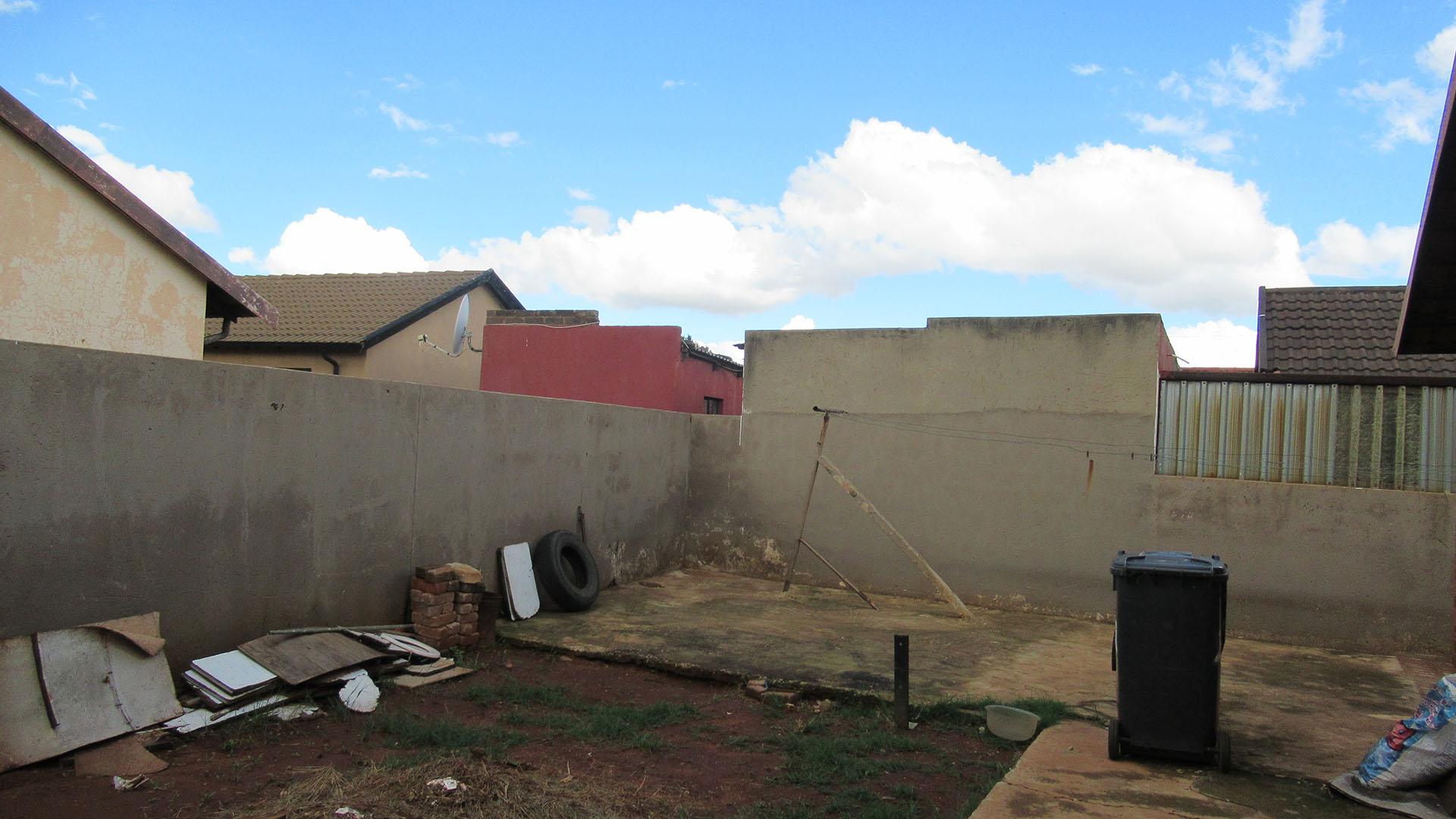 Backyard of property in Doornkop