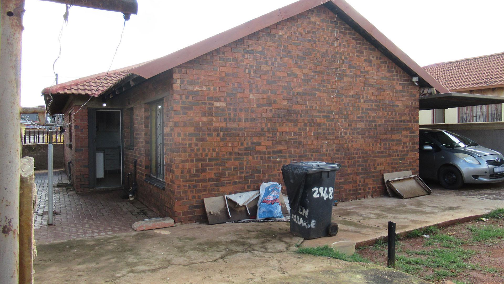 Backyard of property in Doornkop