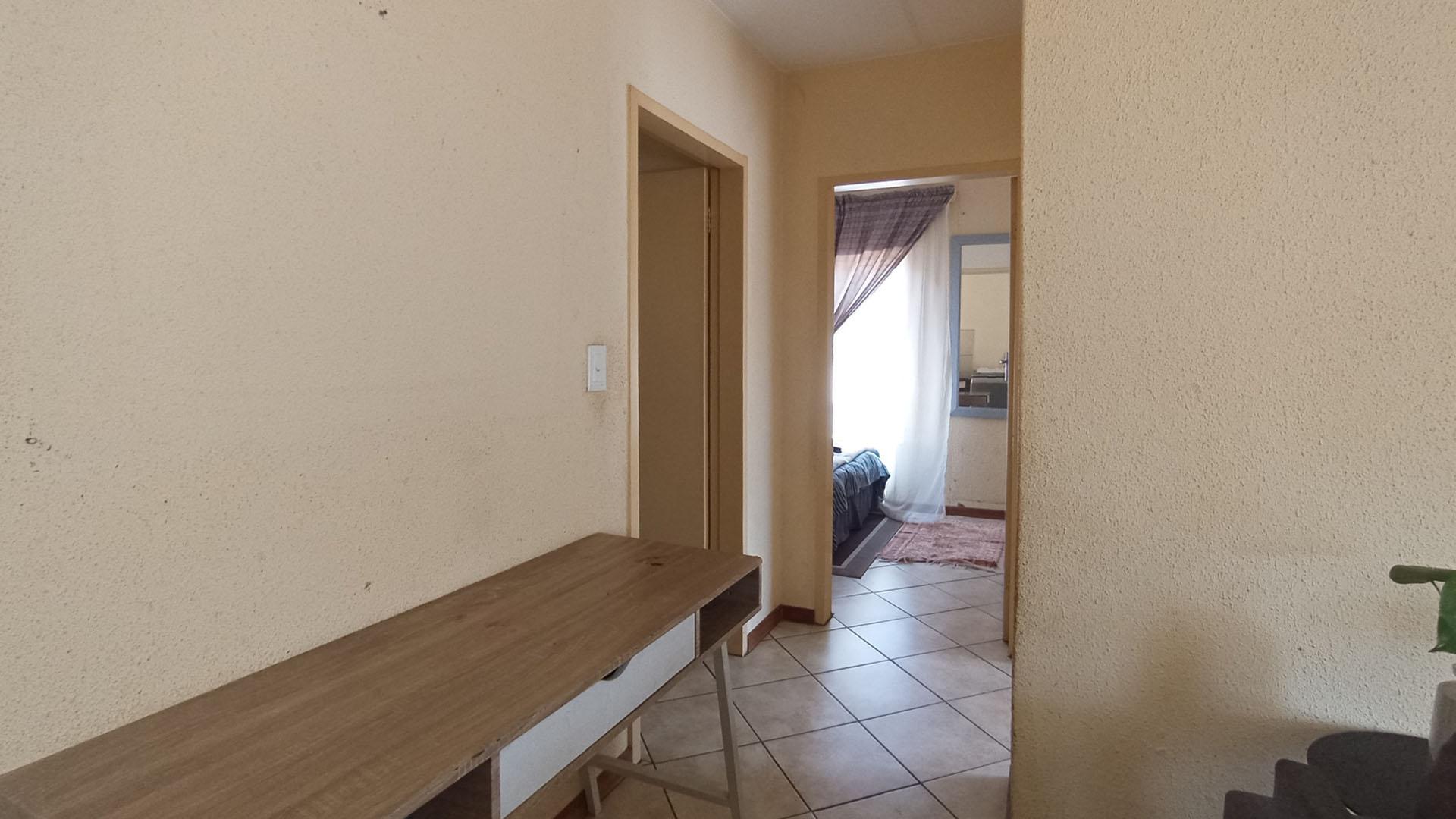 Spaces - 5 square meters of property in Olievenhoutbos