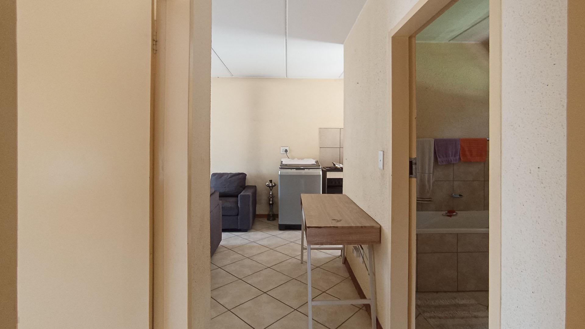 Spaces - 5 square meters of property in Olievenhoutbos