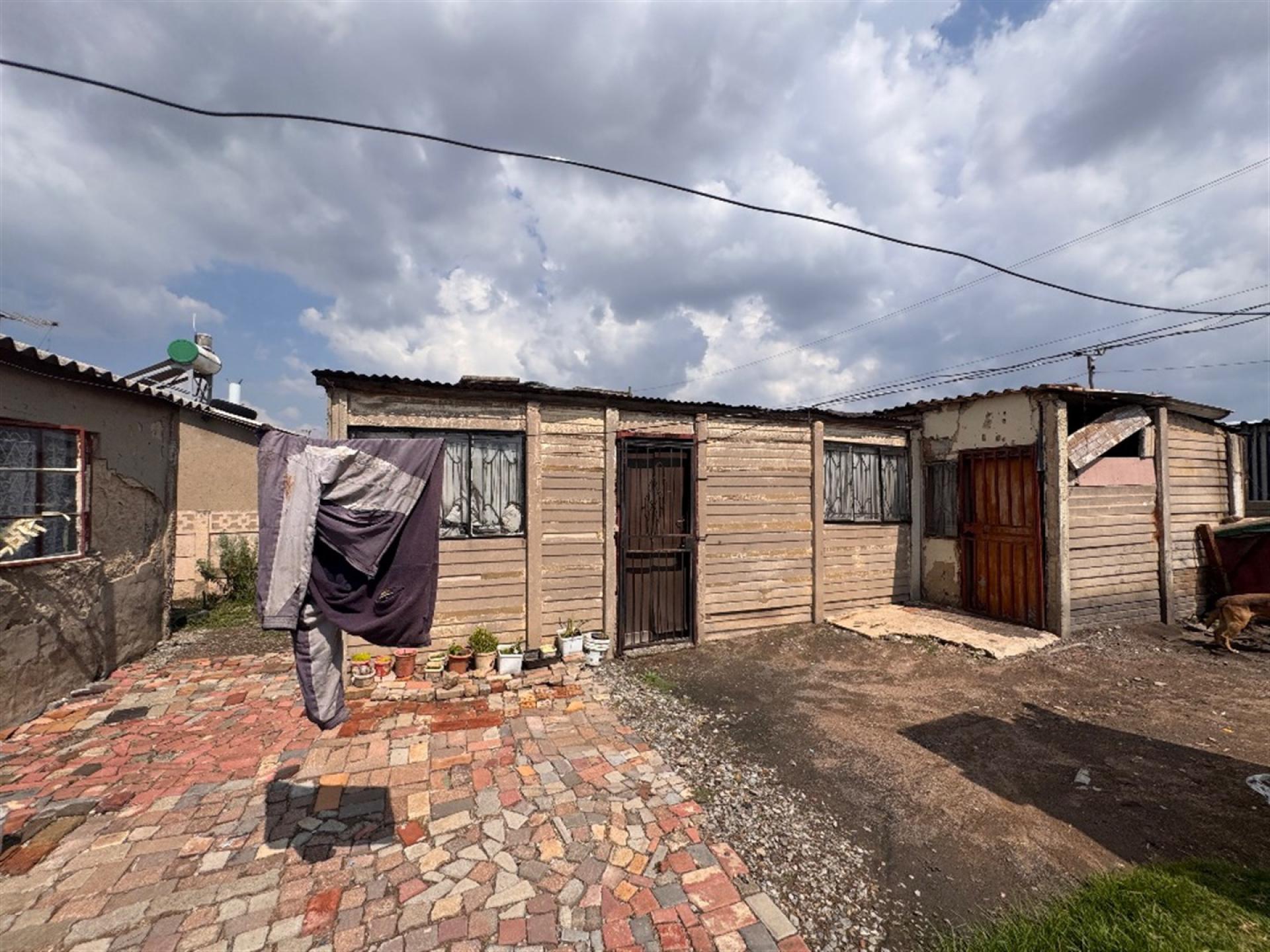 Front View of property in Daveyton