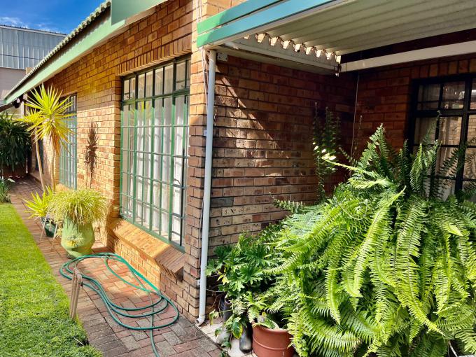 3 Bedroom Cluster for Sale For Sale in Flamwood MR571994