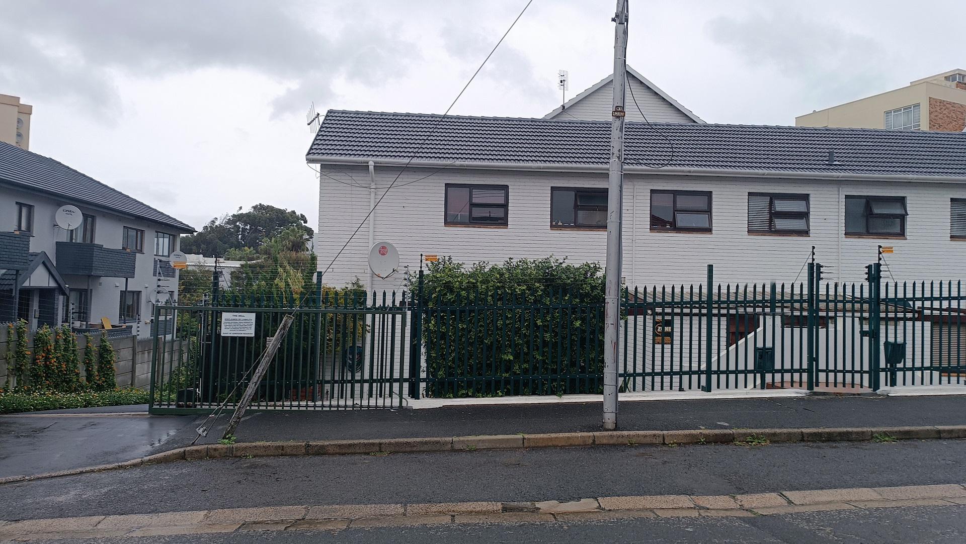 Front View of property in Plumstead