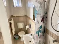 Main Bathroom of property in Birchleigh