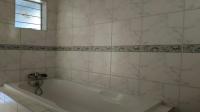 Bathroom 1 of property in Weltevreden Park