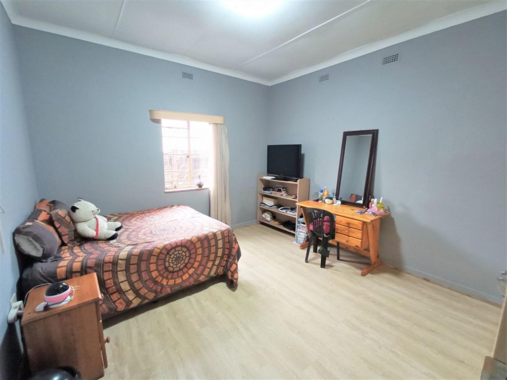 9 Bedroom House for Sale For Sale in Valhalla MR572086 M