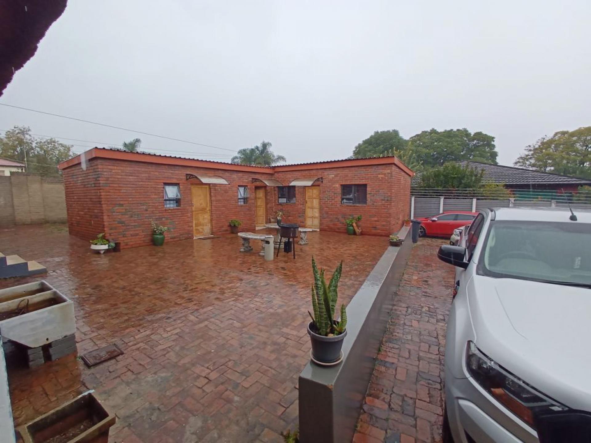 9 Bedroom House for Sale For Sale in Valhalla MR572086 M