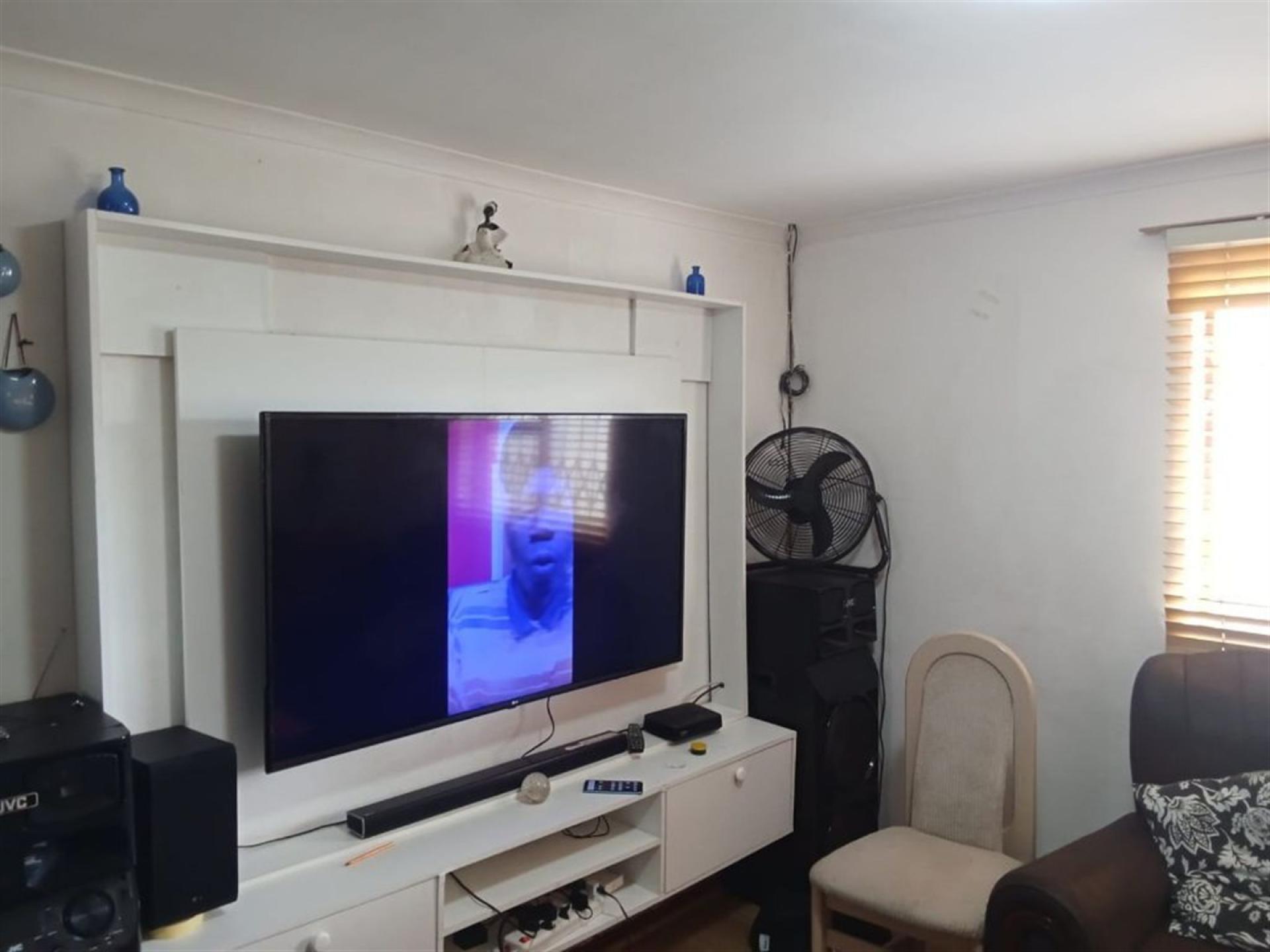 Lounges of property in Ilitha Park