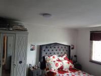 Main Bedroom of property in Ilitha Park