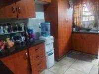  of property in Geelhoutpark