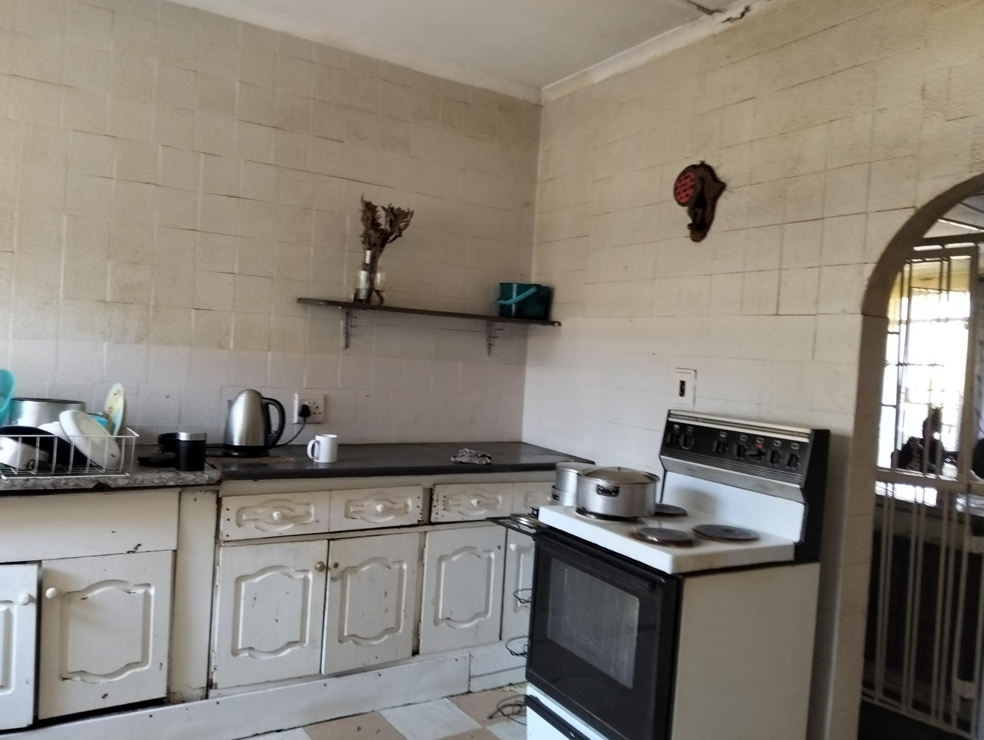 Kitchen of property in Townsview