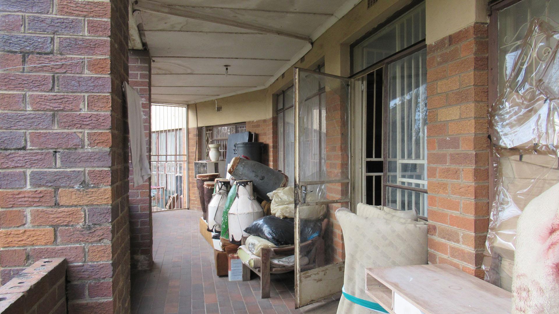 Patio - 23 square meters of property in Townsview