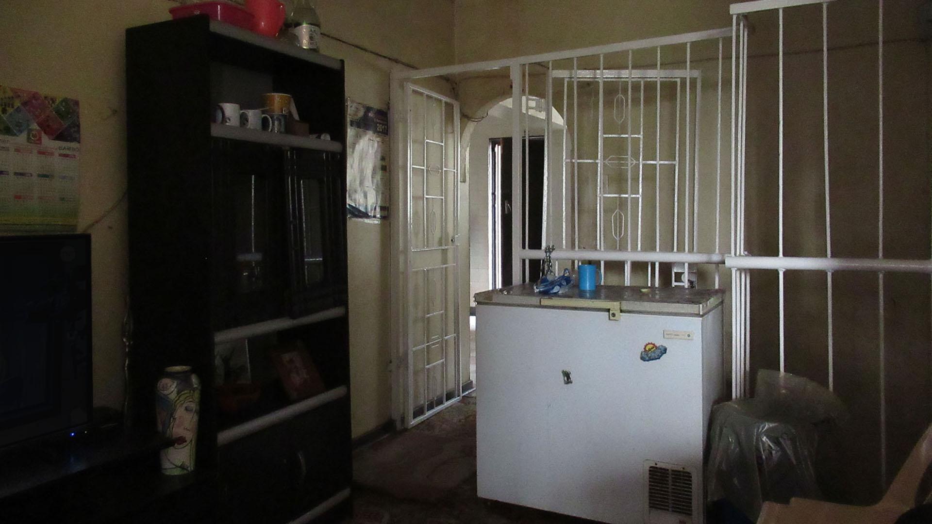 Lounges - 70 square meters of property in Townsview