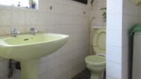 Bathroom 3+ - 5 square meters of property in Townsview