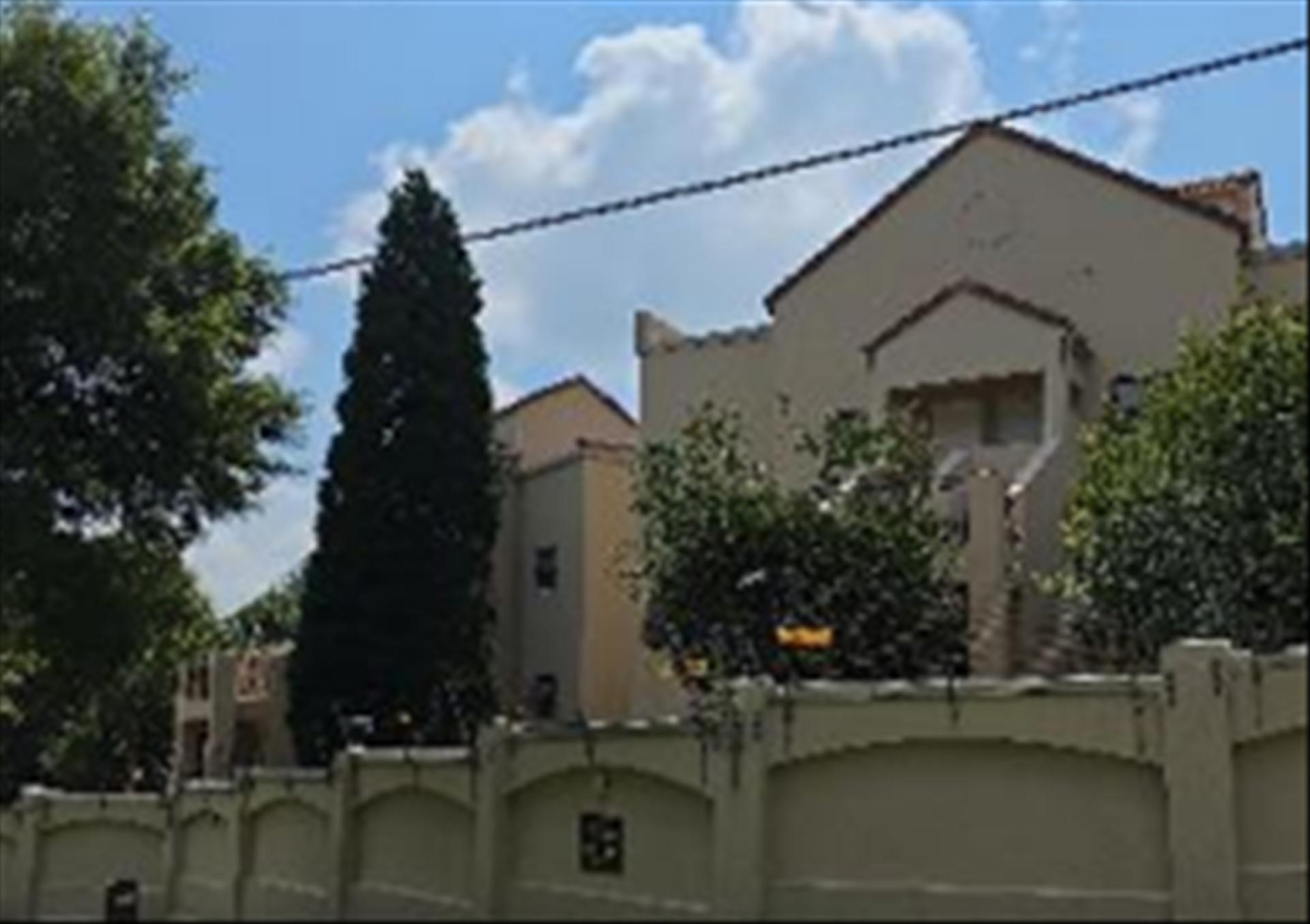 Front View of property in Paulshof
