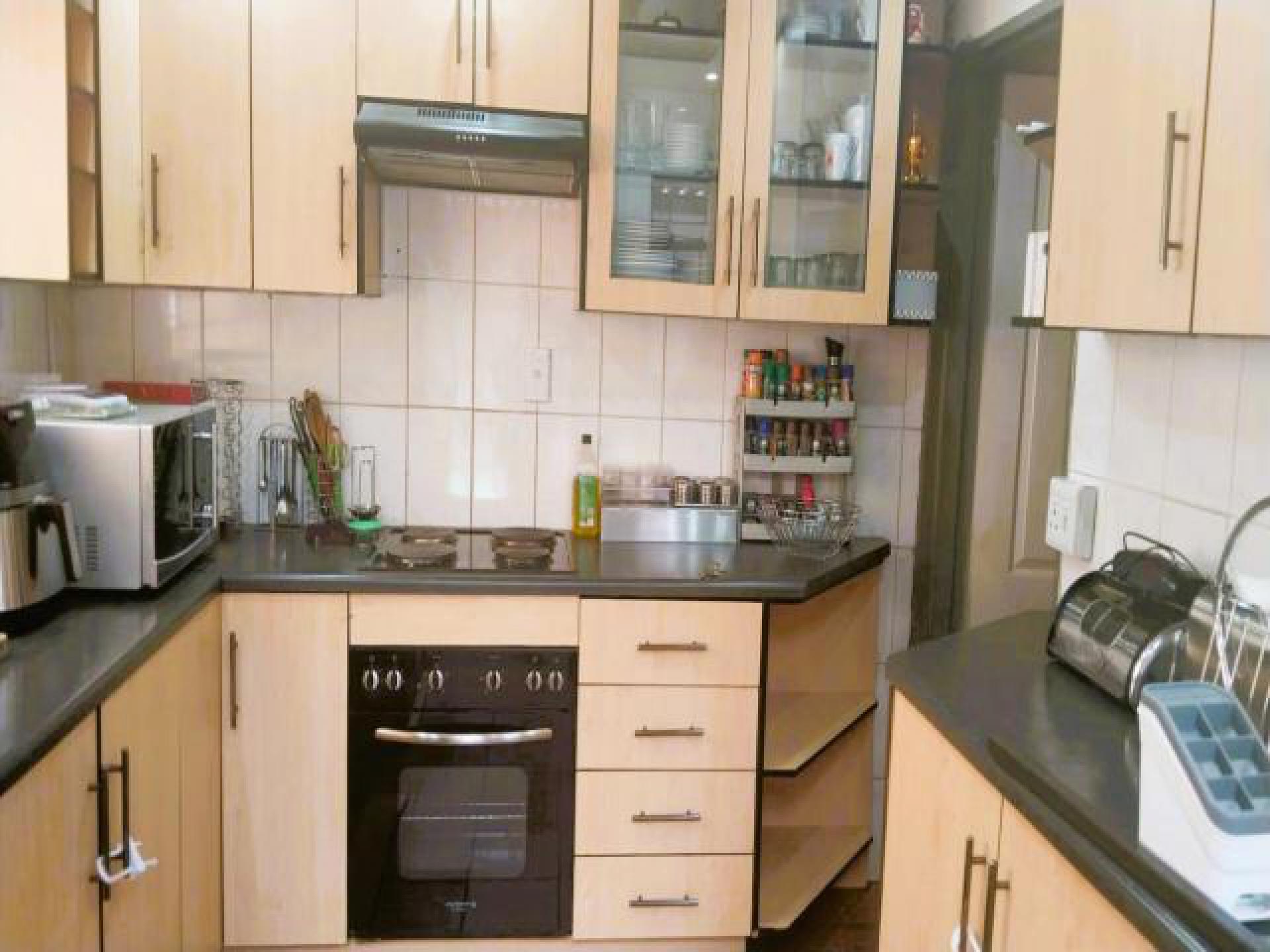 Kitchen - 8 square meters of property in Lenasia