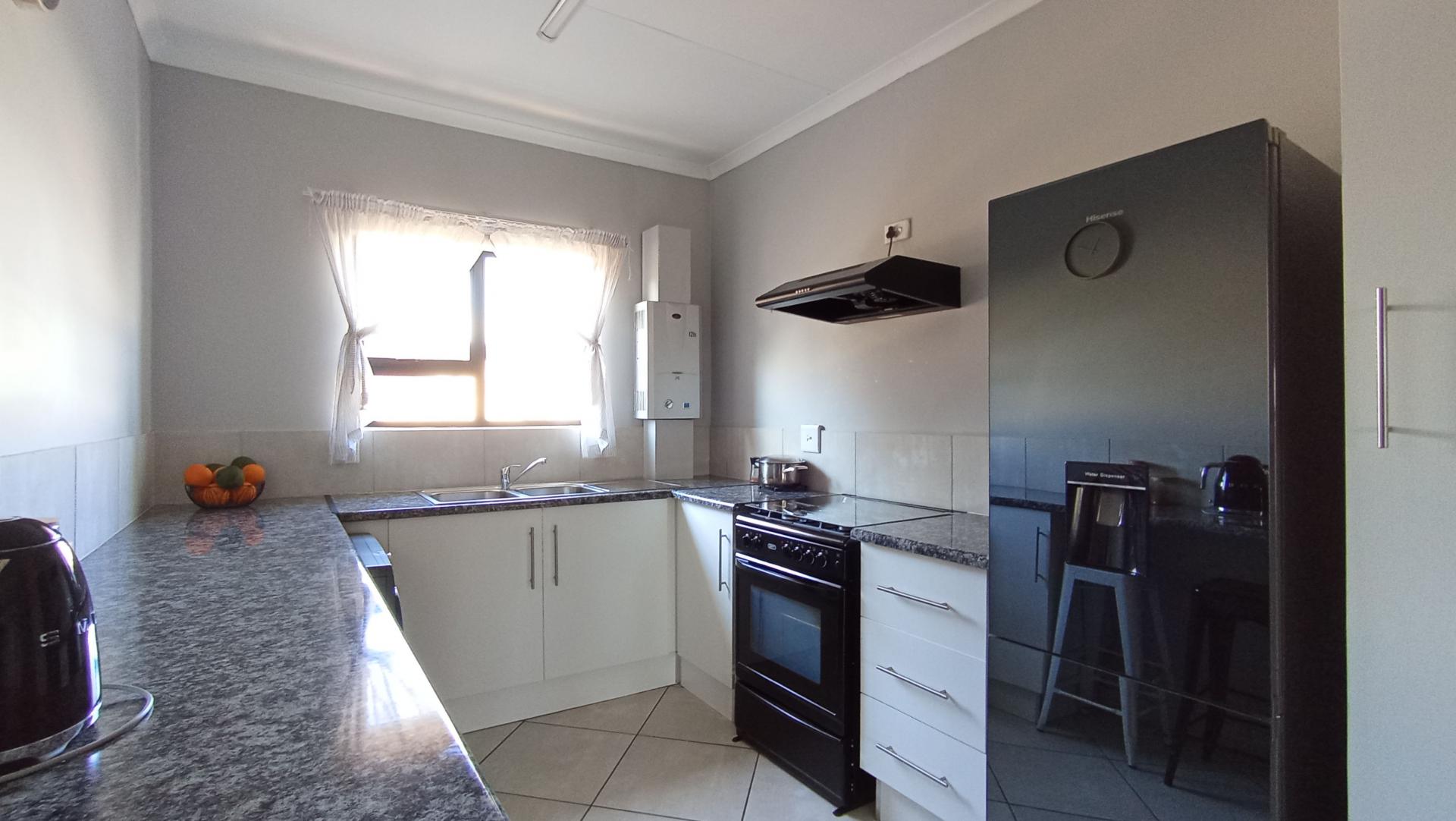 Kitchen - 10 square meters of property in Florida