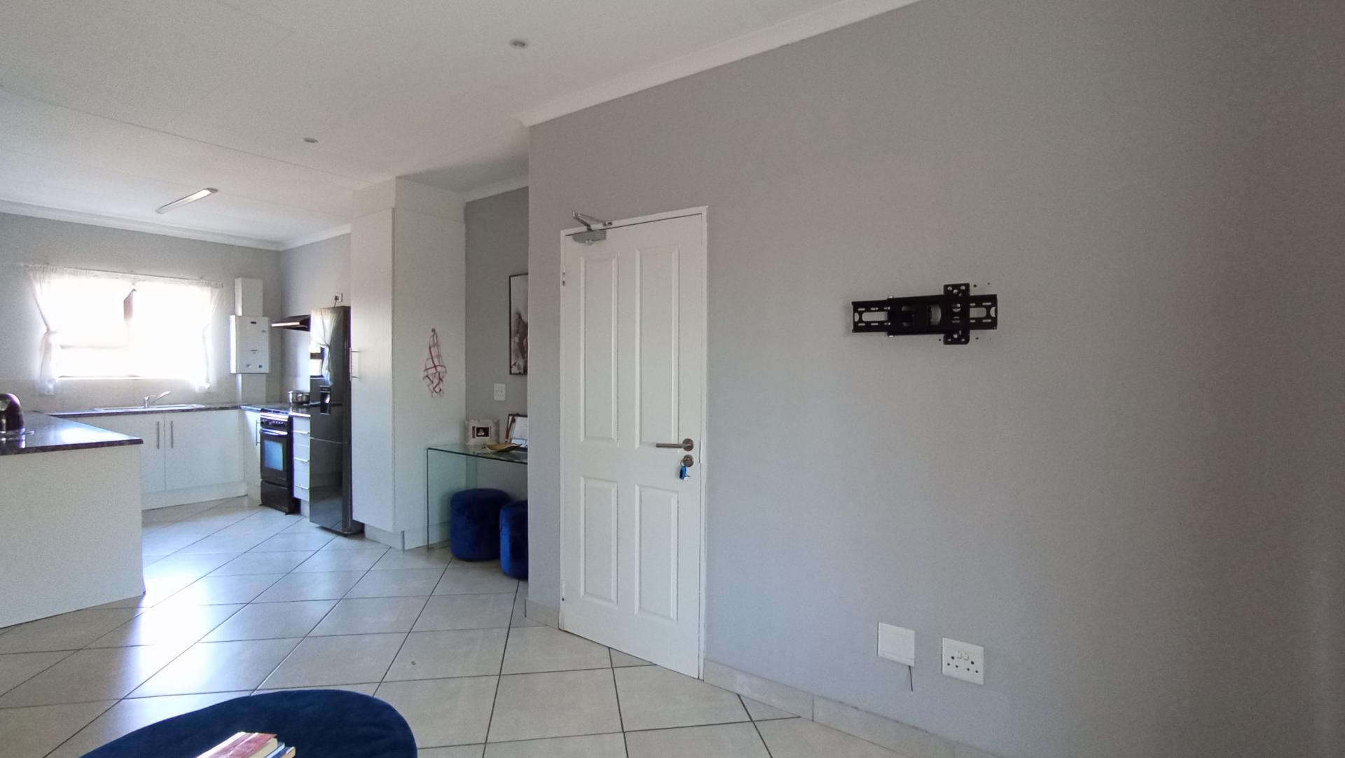 Lounges - 20 square meters of property in Florida