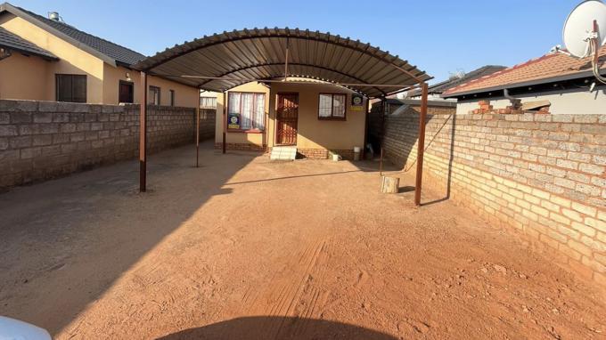 2 Bedroom House for Sale For Sale in Soshanguve East - Private Sale - MR572274