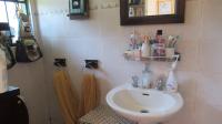 Main Bathroom - 3 square meters of property in Walkers Fruit Farms SH